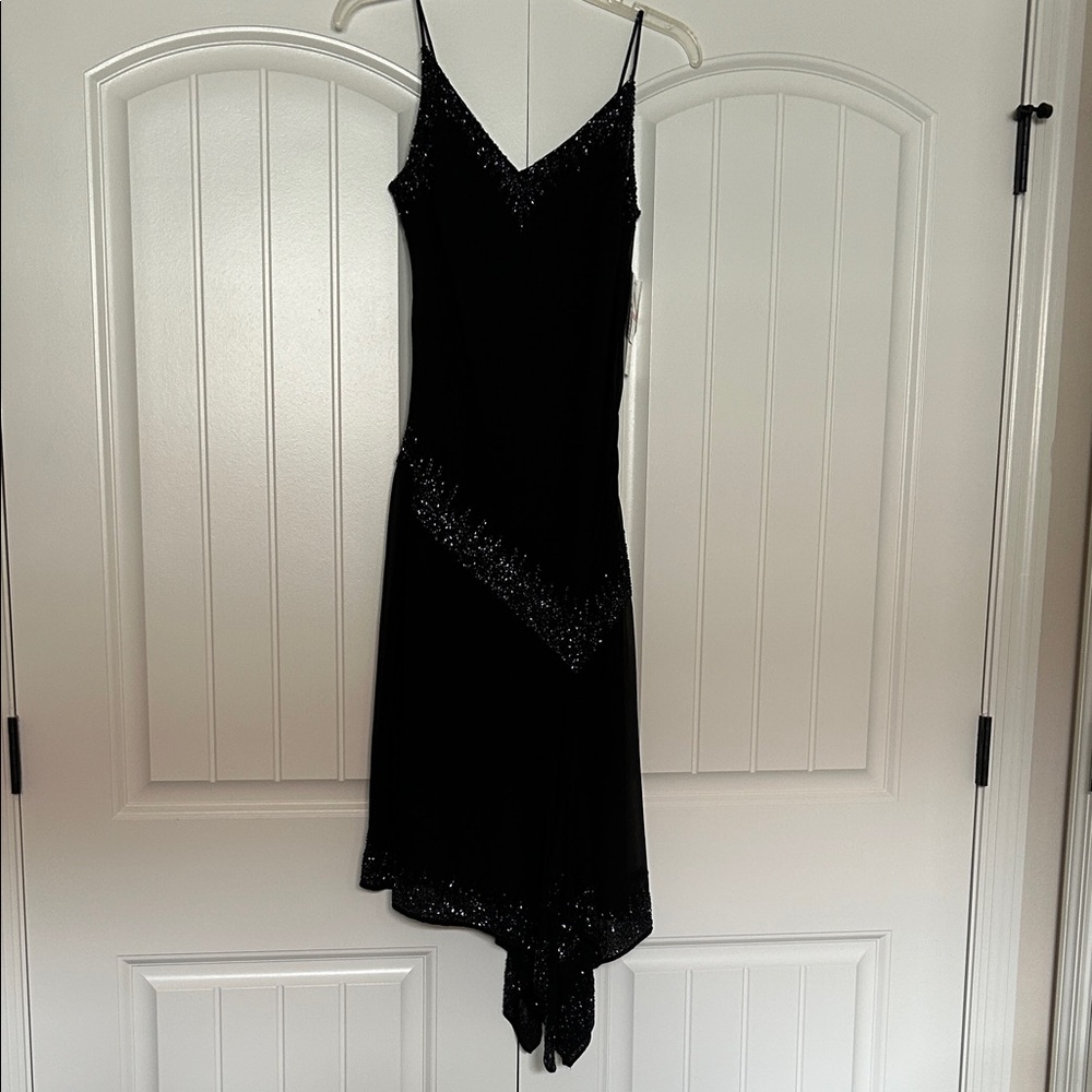 Elegant Black Dress with Glitter Accents